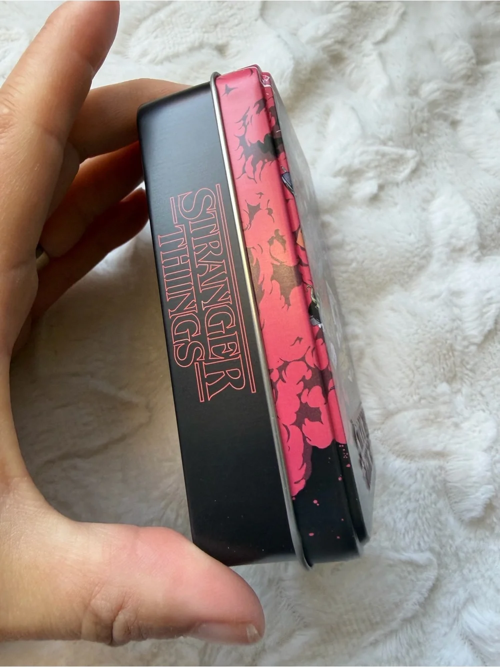 🎬 *NEW and SEALED* 👾✨ Netflix Stranger Things Playing Card Deck – Metal box